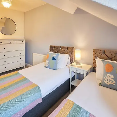 Holiday home Host & - Allium House