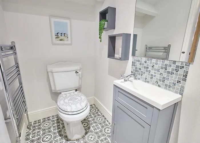 Host & - Allium House Holiday home *