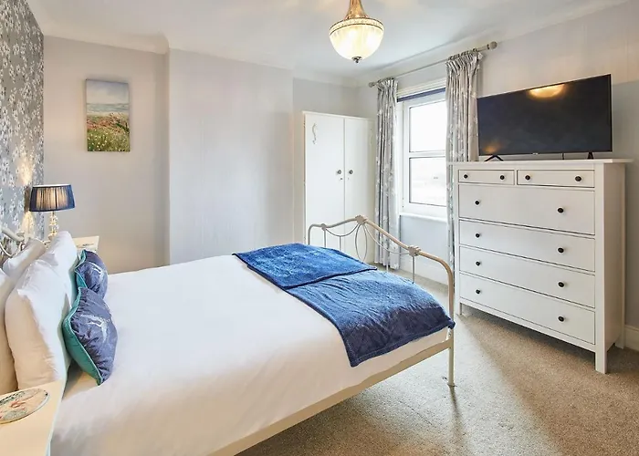 Host & - Allium House Holiday home *