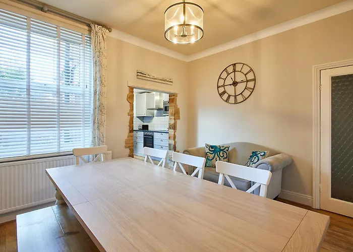 Host & - Allium House * Whitby