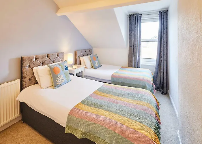 Host & - Allium House * Whitby